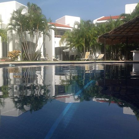 Casa Pili Bed & Breakfast Playa del Carmen Exterior photo