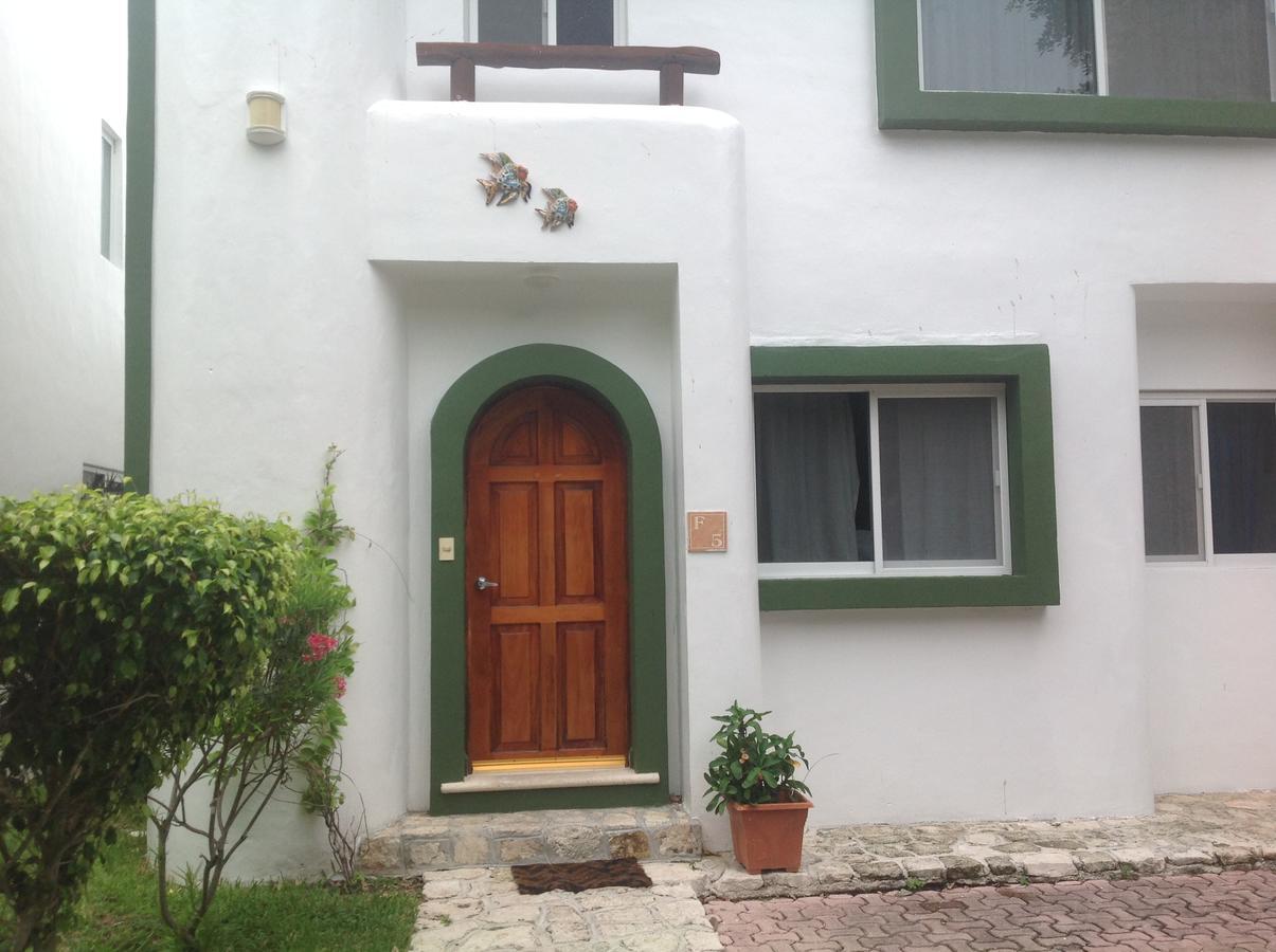 Casa Pili Bed & Breakfast Playa del Carmen Exterior photo
