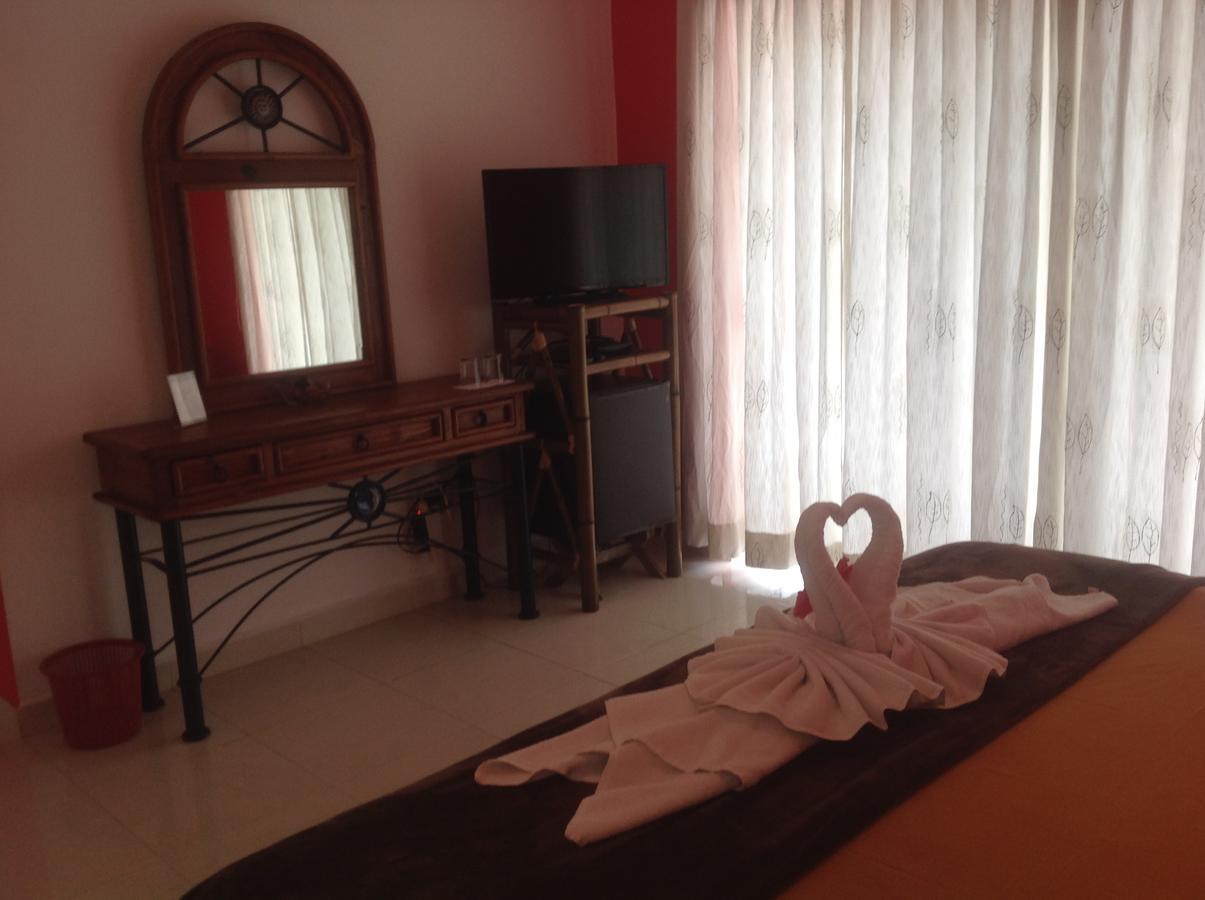 Casa Pili Bed & Breakfast Playa del Carmen Exterior photo